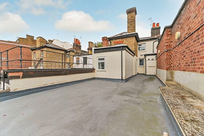 3 Bedroom Flat To Rent In North End, Central Croydon, Croydon, CR0