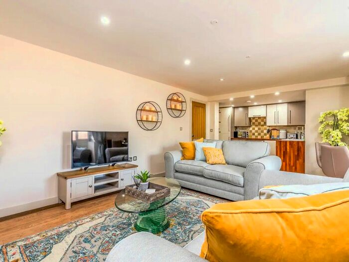 2 Bedroom Flat To Rent In Blackboy Court, Main Road, Fishbourne, Chichester, PO18