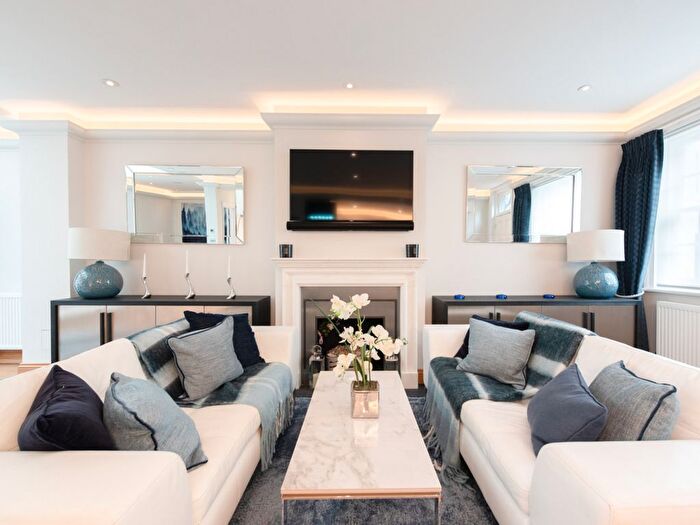 2 Bedroom Mews To Rent In Eccleston Mews, London, SW1X