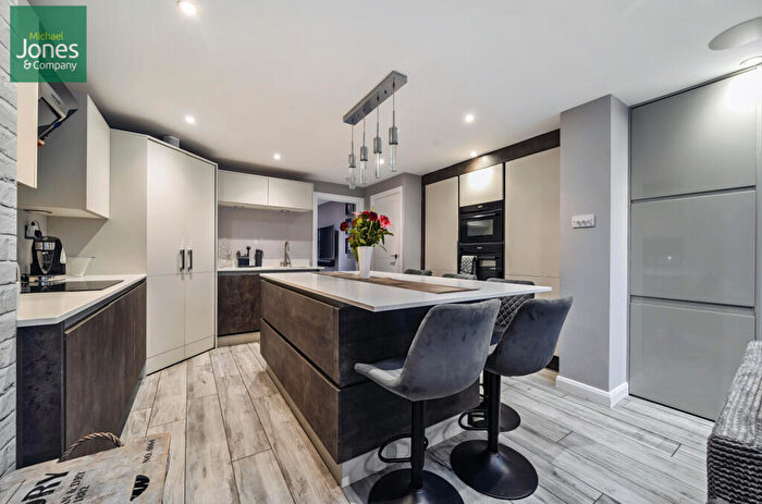 3 Bedroom Semi-Detached House To Rent In Kirdford Close, Rustington, Littlehampton, West Sussex, BN16