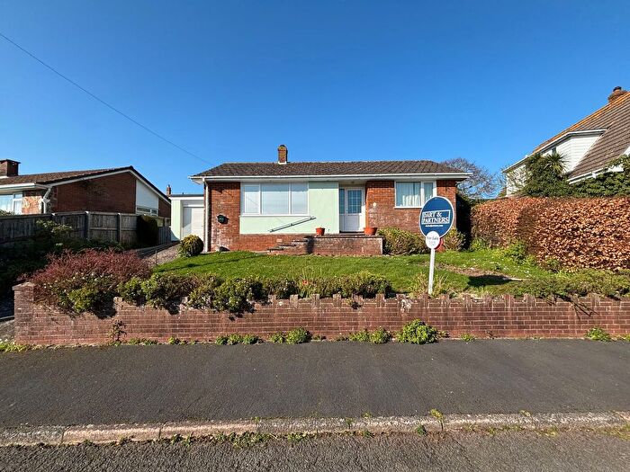 2 Bedroom Detached Bungalow For Sale In Higher Holcombe Road, Teignmouth, TQ14