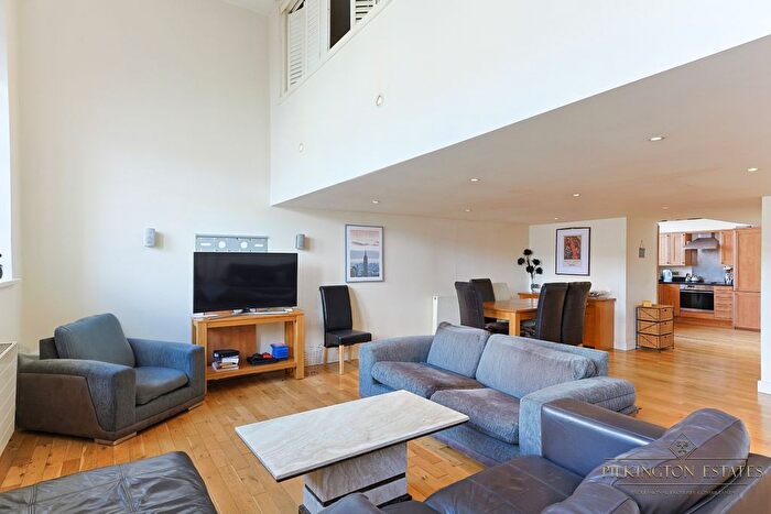 3 Bedroom Flat For Sale In North Road West, Plymouth, Devon, PL1