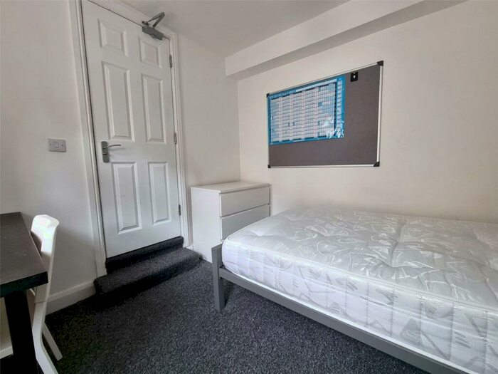 Apartment To Rent In Cranmer Grove, Nottingham, Nottinghamshire, NG3