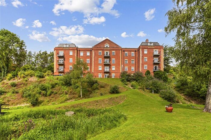 2 Bedroom Flat For Sale In Shawford Road, Shawford, Winchester, Hampshire, SO21