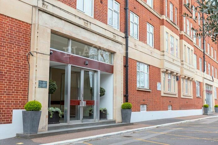 Studio To Rent In Edwardes Square, London, W8