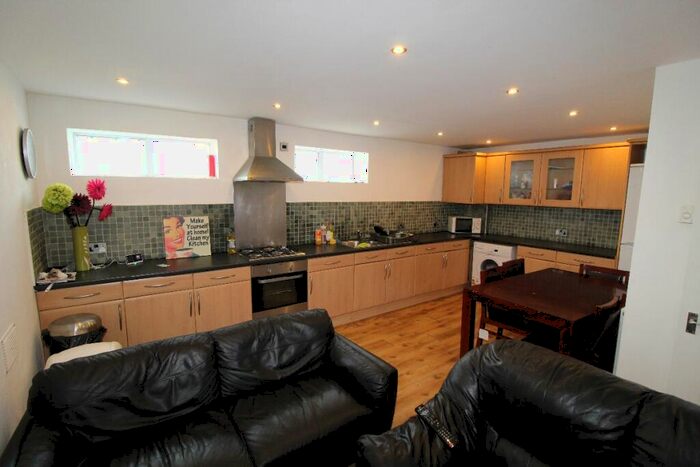 4 Bedroom Terraced House To Rent In Brackenbury Road, Preston, Lancashire, PR1