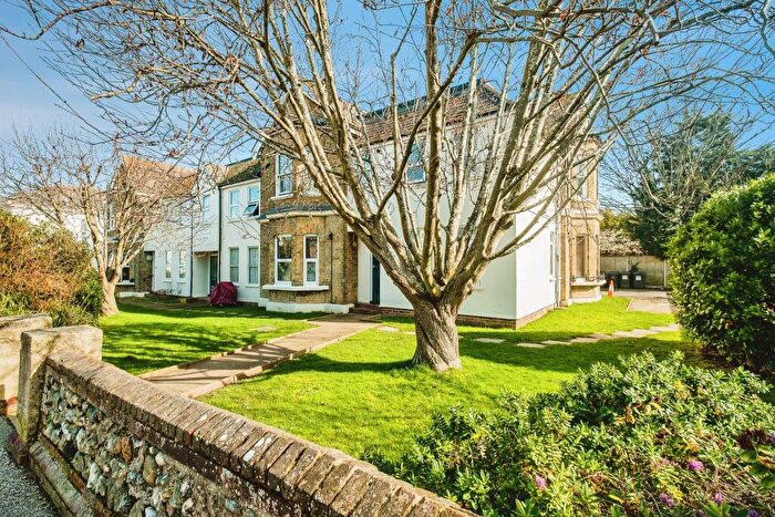 2 Bedroom Flat For Sale In Christchurch Road, Worthing, BN11