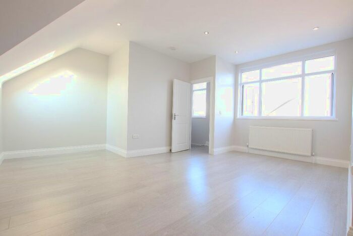 2 Bedroom Maisonette To Rent In Central Parade, Green Street, Enfield, EN3