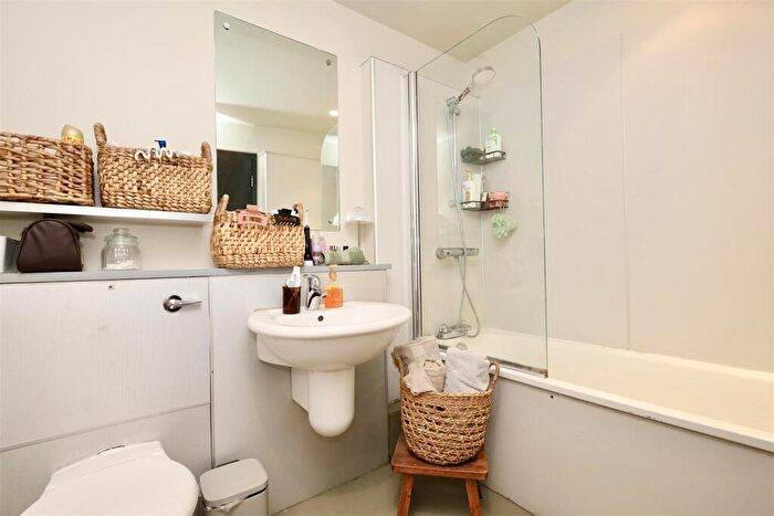 1 Bedroom Flat To Rent In Queens Lane, Newcastle Upon Tyne, NE1