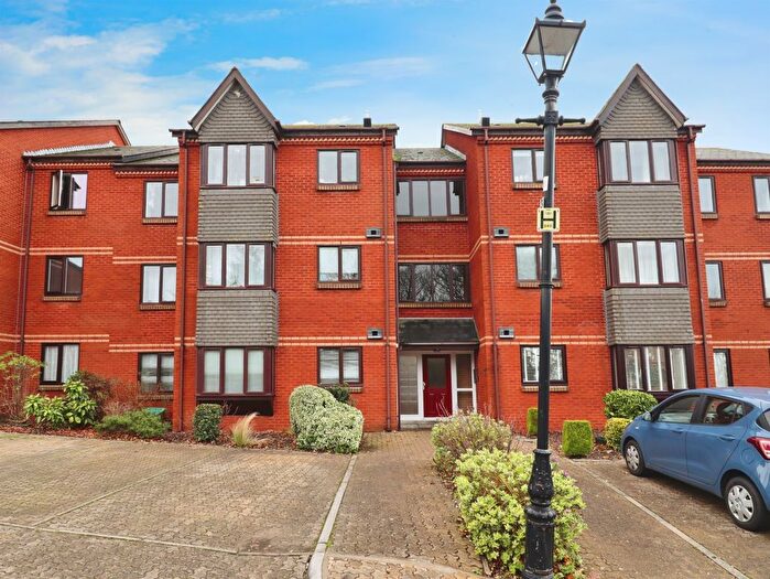 1 Bedroom Flat For Sale In Mariners Heights, Penarth, CF64