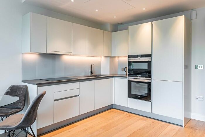 1 Bedroom Flat To Rent In Queenstown Road London, SW11