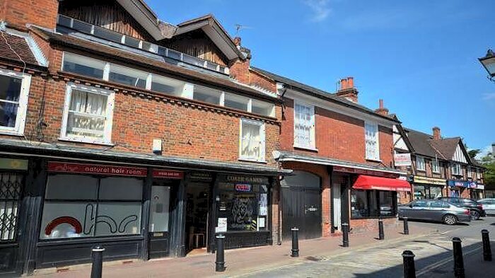 2 Bedroom Apartment To Rent In High Street, Burnham, Bucks, SL1