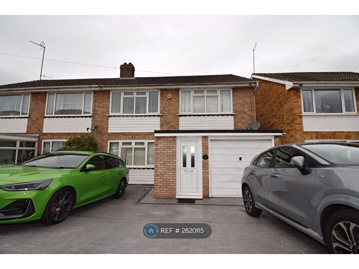 3 Bedroom Semi-Detached House To Rent In St. Johns Road, Kettering, NN15