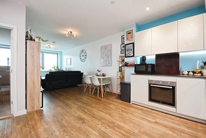 1 Bedroom Flat For Sale In Eagle Way, Great Warley, Brentwood, CM13
