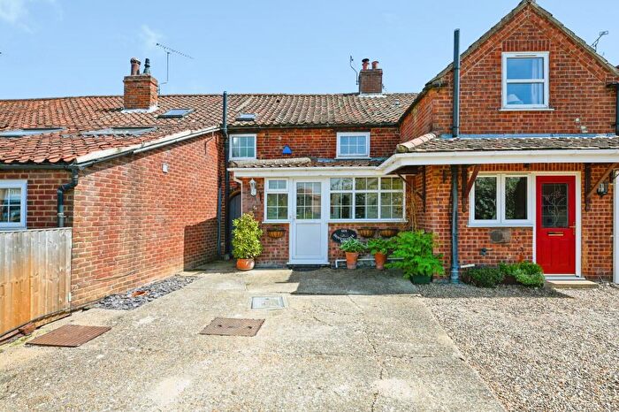 2 Bedroom Cottage For Sale In Norwich Road, Swaffham, PE37