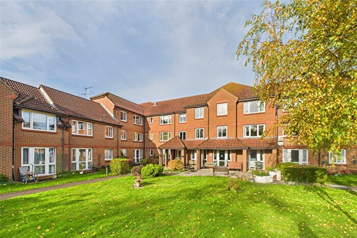 2 Bedroom Flat For Sale In Tebbit Close, Bracknell, Berkshire, RG12