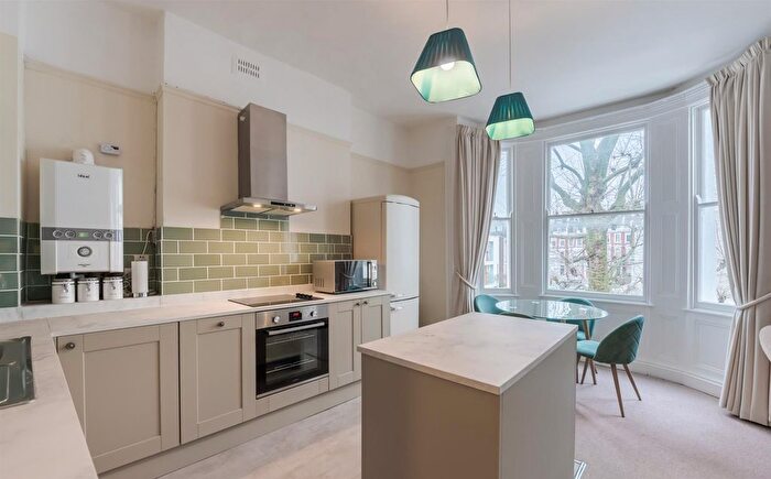 2 Bedroom Flat To Rent In Gordon Place, London, W8