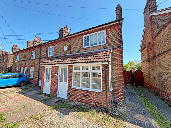 3 Bedroom End Of Terrace House To Rent In Mount Road, Braintree, CM7