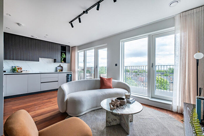 1 Bedroom Apartment For Sale In Unit Beaufort Court, West Hampstead, NW6