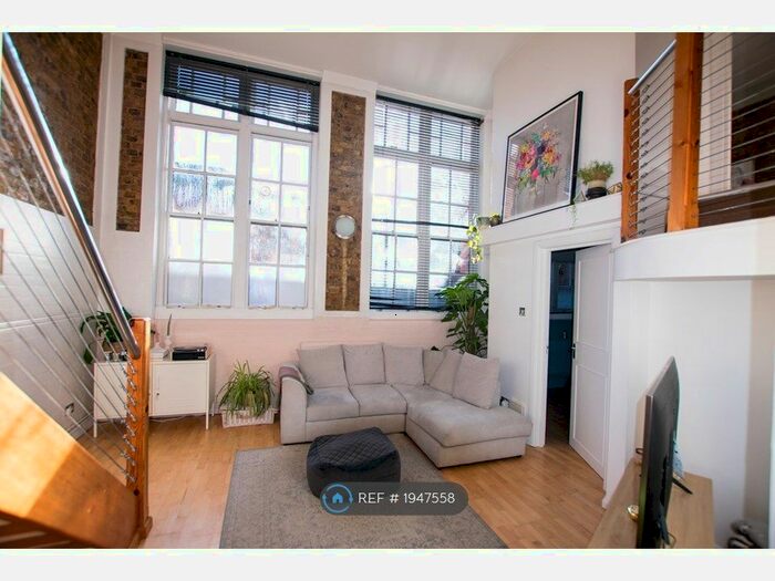2 Bedroom Flat To Rent In Royal Gate Apartments, London, E9