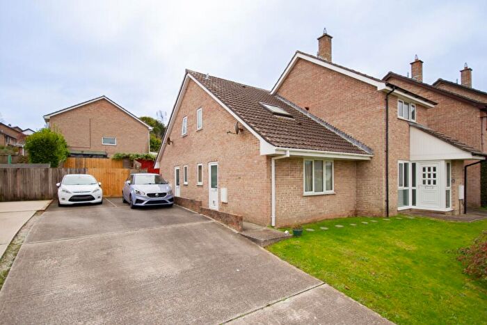 1 Bedroom Semi-Detached House For Sale In Manor View, Par, PL24