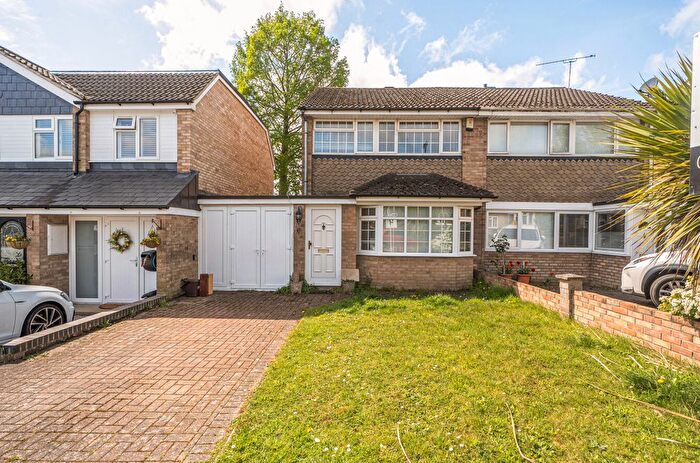 4 Bedroom Semi-Detached House To Rent In Plover Close, Southampton, Hampshire, SO16