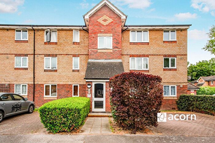 2 Bedroom Flat To Rent In Shortlands Close, Belvedere, DA17