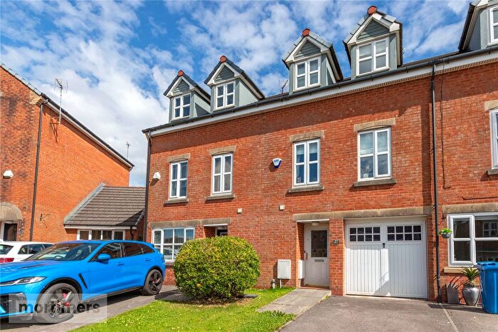 4 Bedroom Town House For Sale In Besant Close, Blackburn, Lancashire, BB1