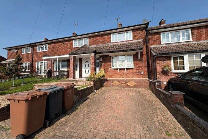 3 Bedroom Property To Rent In Chertsey Rise, Stevenage, SG2