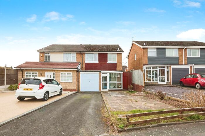 3 Bedroom Semi Detached House For Sale In Birch Road, Oldbury, B68