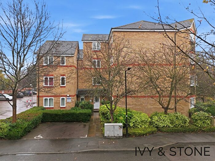 1 Bedroom Flat For Sale In Telegraph Place, London, Greater London, E14