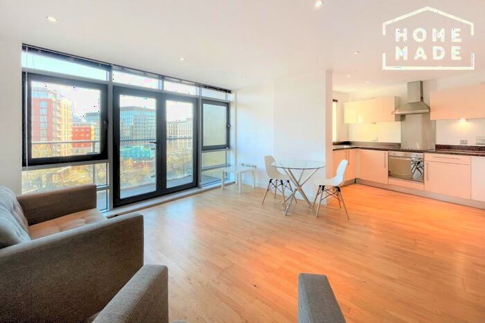 2 Bedroom Flat To Rent In Waterside Apartments, Leeds, LS12