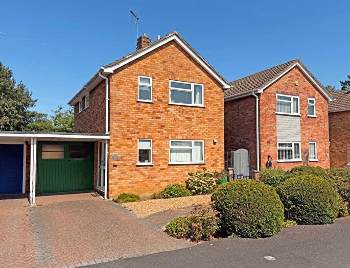 3 Bedroom Link Detached House For Sale In Thornleigh Drive, Orton Longueville, Peterborough, PE2
