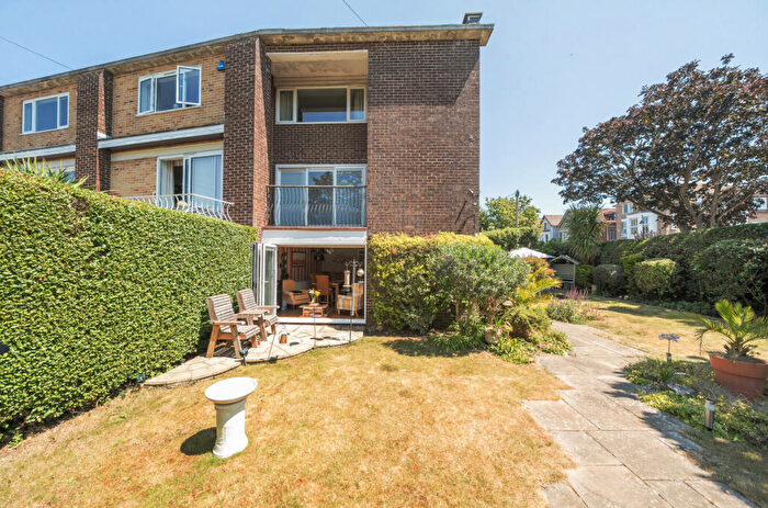 4 Bedroom End Of Terrace House For Sale In Outram Road, Hampshire, PO5