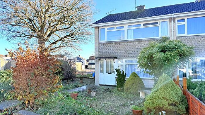 3 Bedroom Semi-Detached House For Sale In Woodhayes Road, Frome, BA11