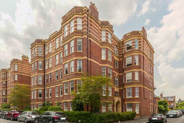 3 Bedroom Flat To Rent In Sutton Court, Fauconberg Road, London, W4