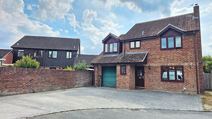 4 Bedroom Detached House For Sale In Arrowsmith Way, Thatcham, RG19