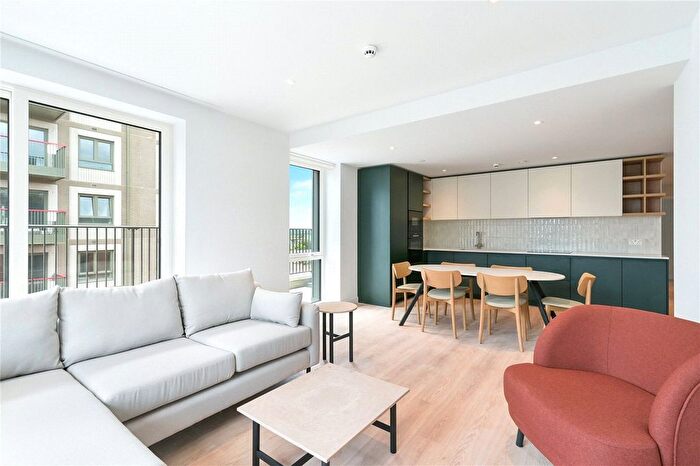 3 Bedroom Flat To Rent In The Maple, Ribbon Lane, London, NW2