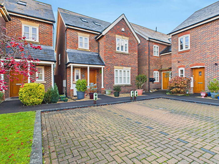 4 Bedroom Detached House For Sale In Churchfields, East Preston, BN16