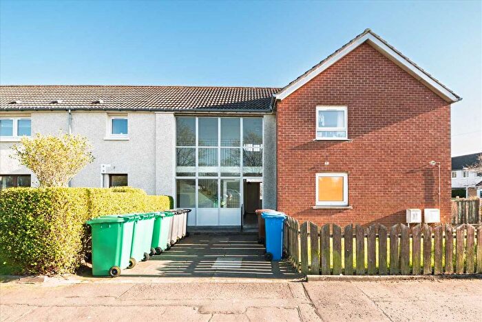 2 Bedroom Flat For Sale In Primrose Avenue, Rosyth, Dunfermline, KY11