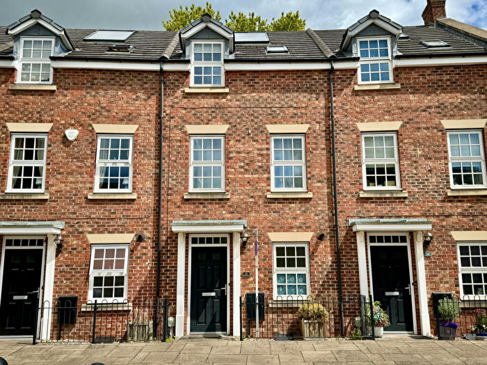 4 Bedroom Town House For Sale In St Nicholas Road, Beverley, HU17