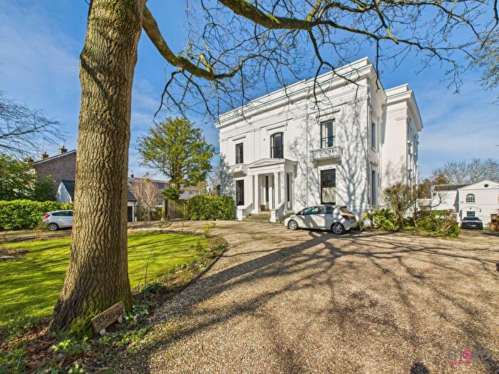 2 Bedroom Flat To Rent In The Park, Oakfield, GL50