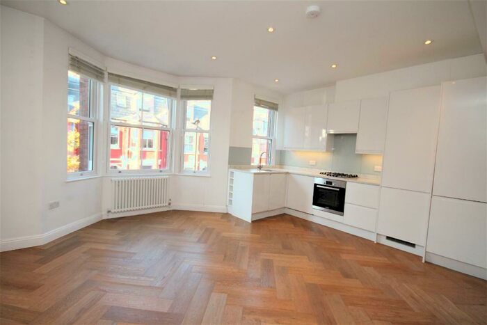 2 Bedroom Flat To Rent In Birnam Road, Finsbury Park, London, N4
