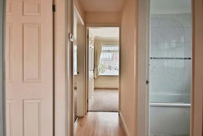 2 Bedroom Semi-Detached Bungalow For Sale In Borrowdale, Hull, HU7