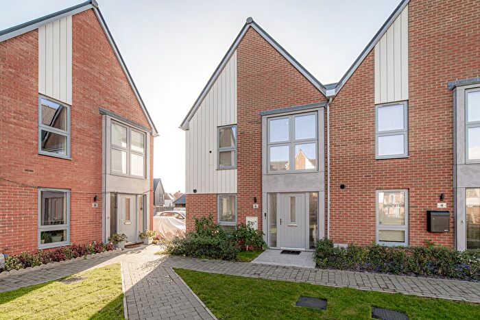 3 Bedroom Semi Detached House For Sale In Skipper Walk, Ashford, TN24