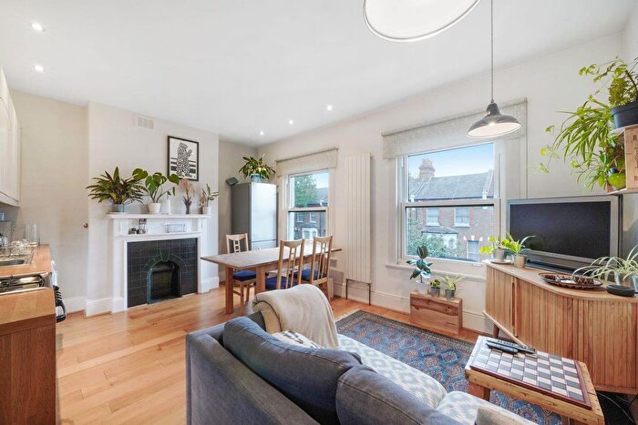 2 Bedroom Flat To Rent In Bravington Road, London, W9