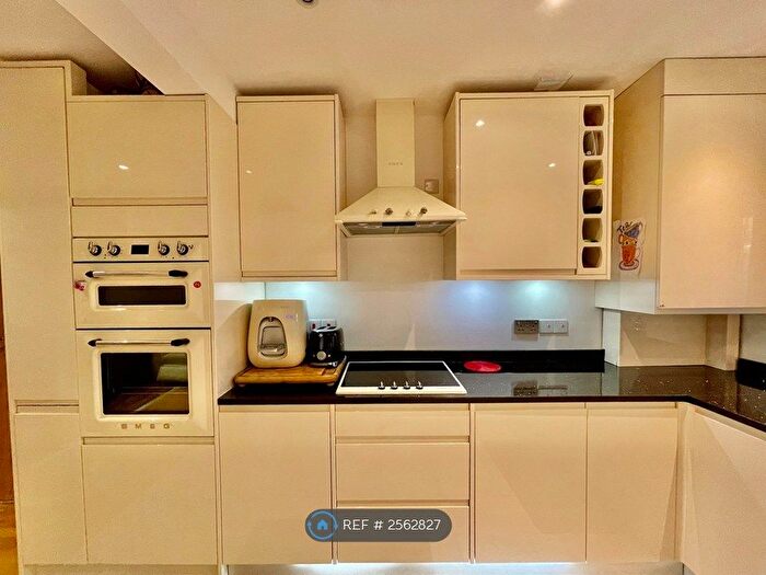 4 Bedroom End Of Terrace House To Rent In The Tiltwood, London, W3