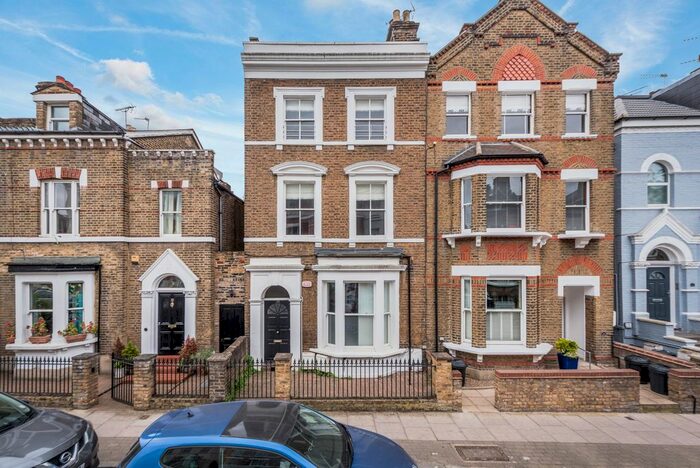 3 Bedroom Maisonette To Rent In Disraeli Road, London, SW15