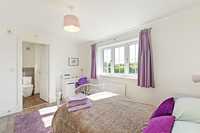 4 Bedroom Detached House For Sale In Thompson Close, Paddock Wood, Tonbridge, TN12