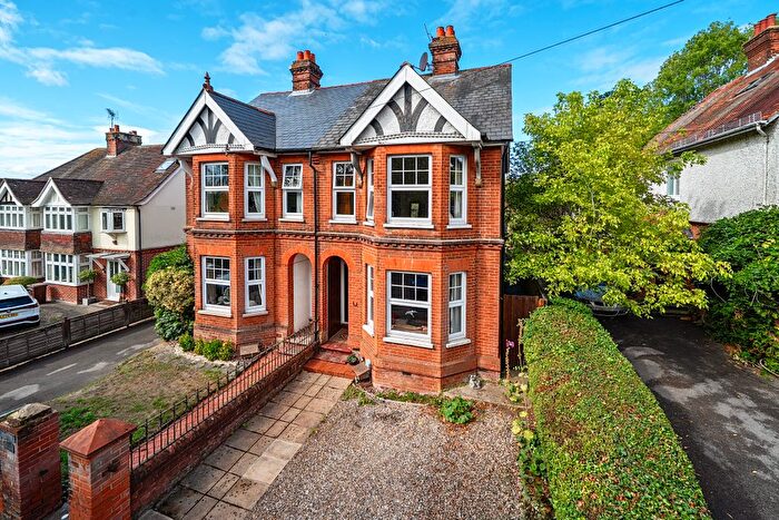 4 Bedroom Semi-Detached House For Sale In Eggars Hill, Aldershot, GU11